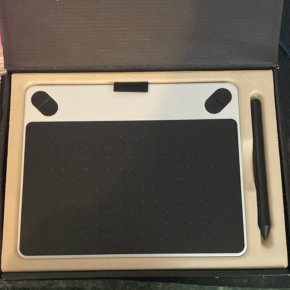 Wacom Intuos Drawing/graphic Tablet